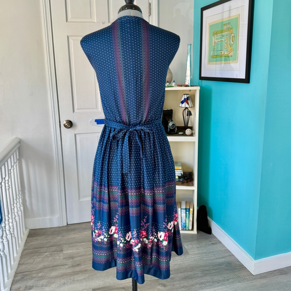 Vintage '70s Floral/Polka Dot Print Midi Housedre… - image 5